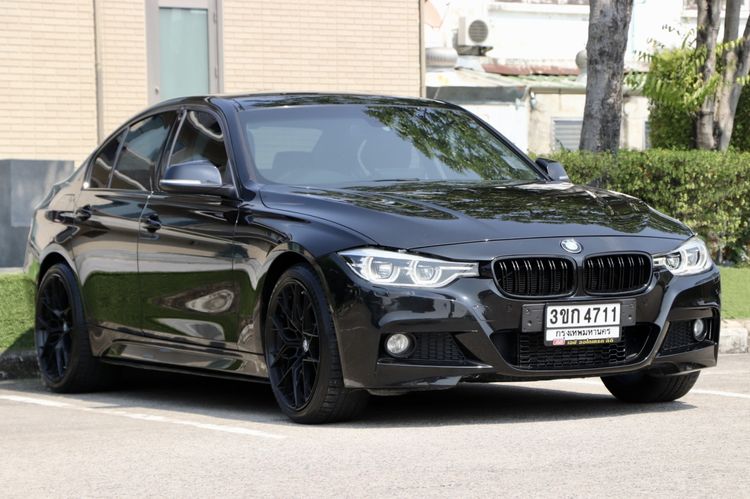 BMW Series 3 2015 320i Sedan เบนซิน ไม่ติดแก๊ส เกียร์อัตโนมัติ ดำ รูปที่ 3