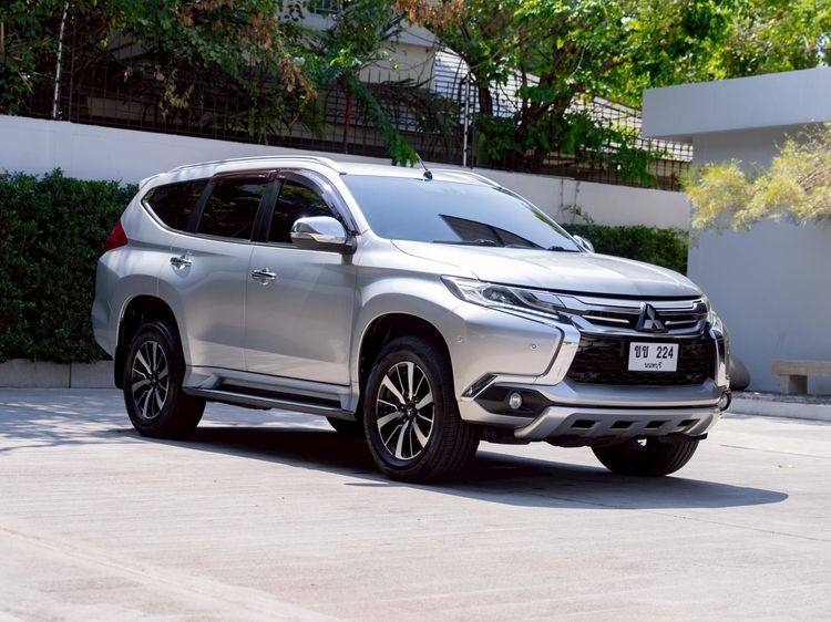 รถ Mitsubishi Pajero Sport 2.4 GT Premium 4WD สี บรอนซ์เงิน