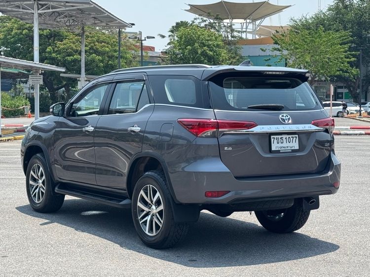 Toyota Fortuner 2015 2.8 V 4WD Utility-car ดีเซล ไม่ติดแก๊ส เกียร์อัตโนมัติ เทา รูปที่ 3