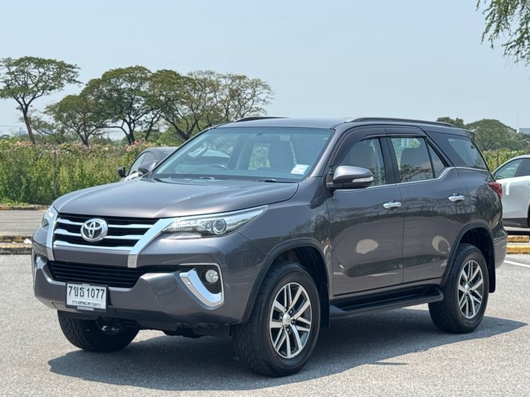 Toyota Fortuner 2015 2.8 V 4WD Utility-car ดีเซล ไม่ติดแก๊ส เกียร์อัตโนมัติ เทา รูปที่ 2