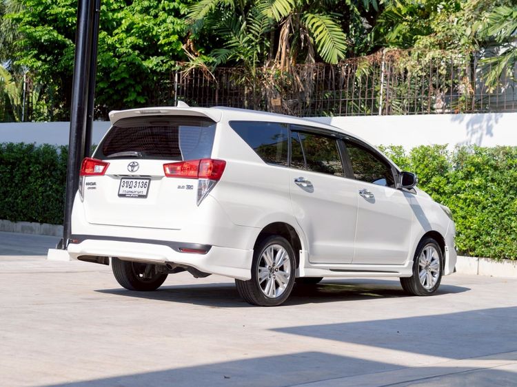 Toyota Innova 2017 2.8 Crysta V Utility-car ดีเซล ไม่ติดแก๊ส เกียร์อัตโนมัติ ขาว รูปที่ 4