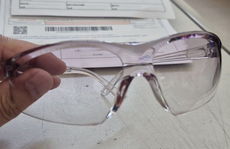 อื่นๆ เเว่นใส กันลม 