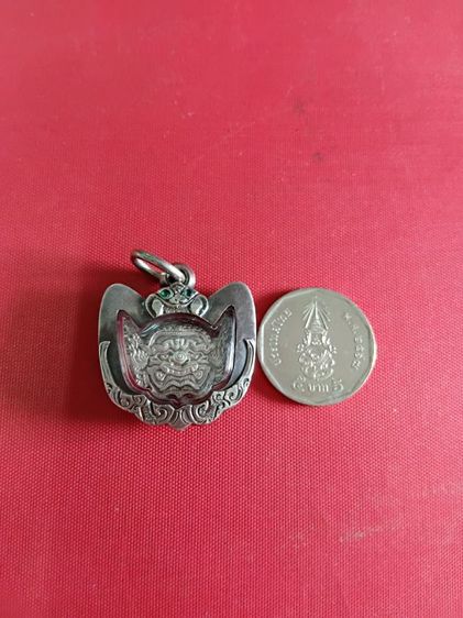 พระพิราพเนื้อเงินเลี่ยมตลับเงินสั่งตัด รูปที่ 2