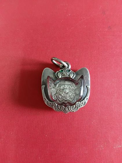 พระพิราพเนื้อเงินเลี่ยมตลับเงินสั่งตัด รูปที่ 3