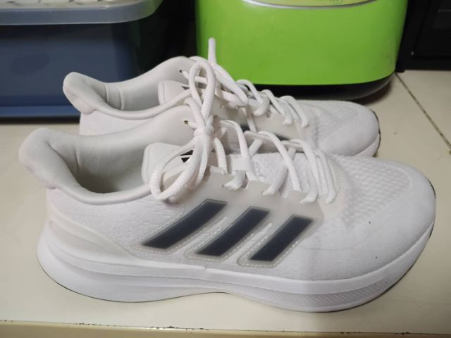 ขายรองเท้าไซส์39250สภาพใหม่มาก