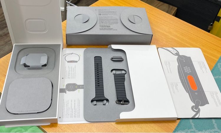 Apple Watch Ultra3 49mm Black Ocean Band รูปที่ 2