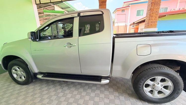 Isuzu D-MAX 2016 1.9 Hi-Lander Ddi Pickup ดีเซล เกียร์ธรรมดา บรอนซ์เงิน รูปที่ 4