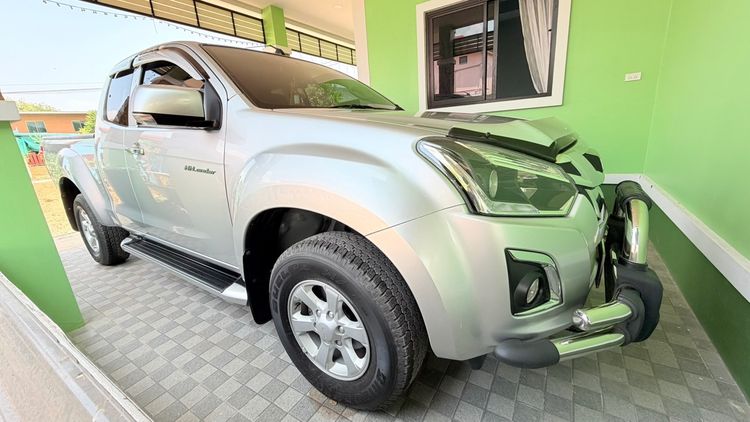 Isuzu D-MAX 2016 1.9 Hi-Lander Ddi Pickup ดีเซล เกียร์ธรรมดา บรอนซ์เงิน รูปที่ 2