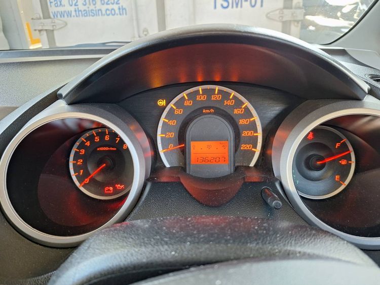 Honda Jazz 2013 1.5 V i-VTEC Sedan เบนซิน ไม่ติดแก๊ส เกียร์อัตโนมัติ เทา รูปที่ 2