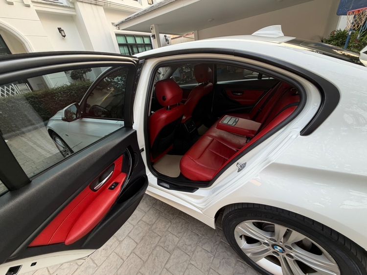 BMW Series 3 2014 320d Sedan ดีเซล ขาว รูปที่ 3