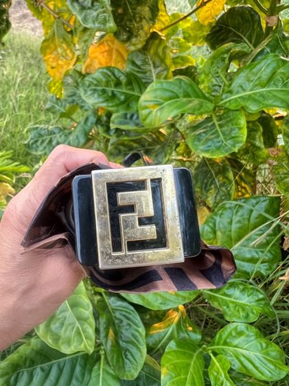  ร่มพับ Fendi  ลาย Zucca แท้ รูปที่ 9