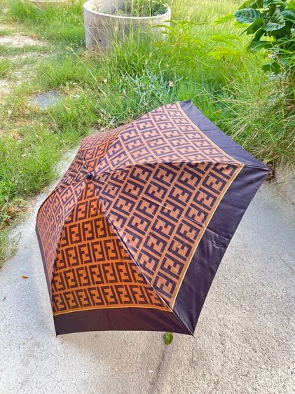  ร่มพับ Fendi  ลาย Zucca แท้ รูปที่ 2