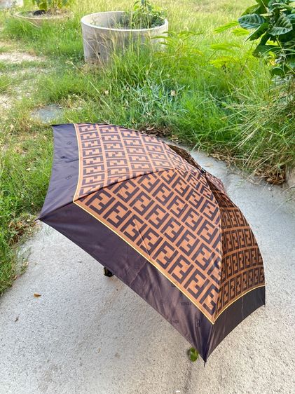  ร่มพับ Fendi  ลาย Zucca แท้ รูปที่ 3