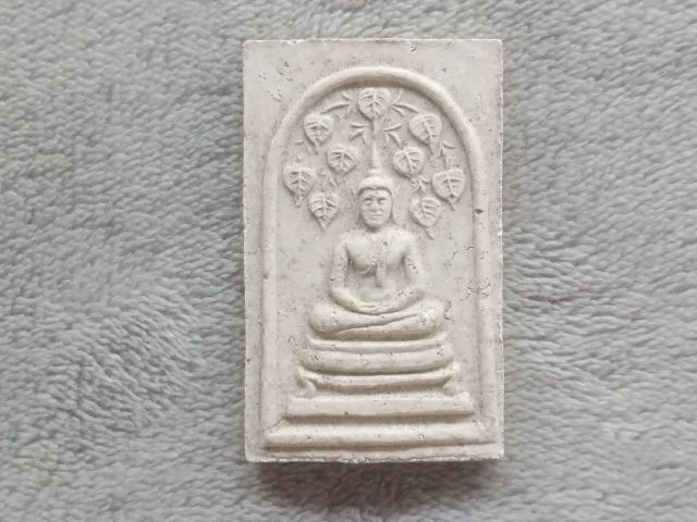 สมเด็จปรกโพธิ์ หลังยันต์ (หลวงพ่อกวย ชุตินธโร)