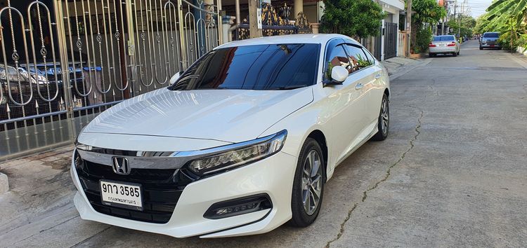 รถ Honda Accord 1.5 Turbo EL สี ขาว