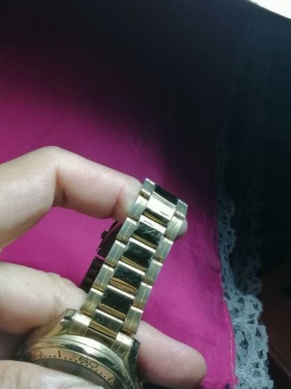 นาฬิกาข้อมือผู้ชายสีทอง ราคารวมส่งครับ รูปที่ 8