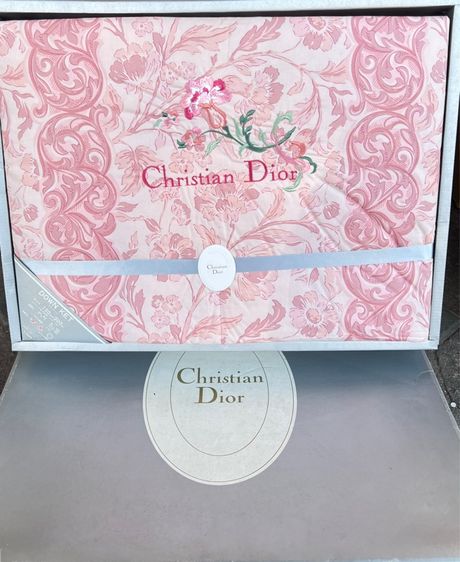 Christian Dior ผ้าห่มขนเป็ด 🦆 รูปที่ 2