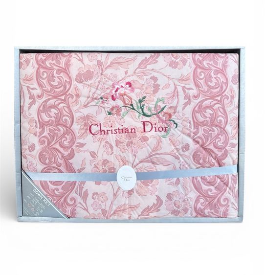 Christian Dior ผ้าห่มขนเป็ด 🦆