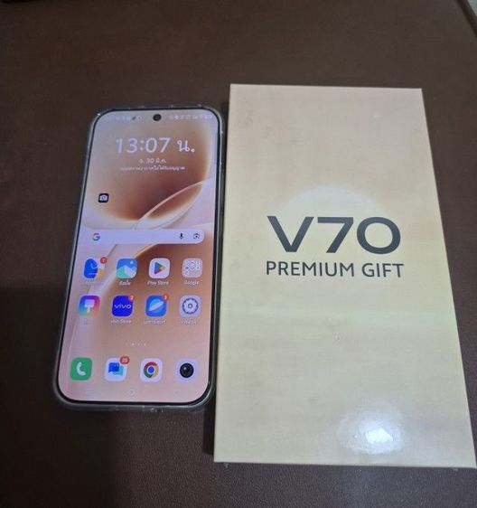 ขาย vivo v 70 สี gold รูปที่ 2
