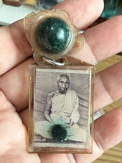 จี้สีผึ้งเขียว ล็อกเก๊ต หลวงพ่อทาบ