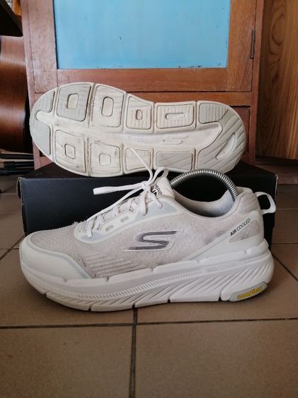 รองเท้า skechers​ go​ run​ size​ 43 ส่งฟรีครับ รูปที่ 3