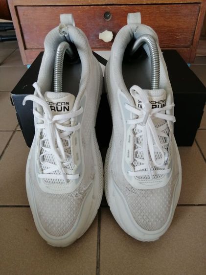 รองเท้า skechers​ go​ run​ size​ 43 ส่งฟรีครับ รูปที่ 4