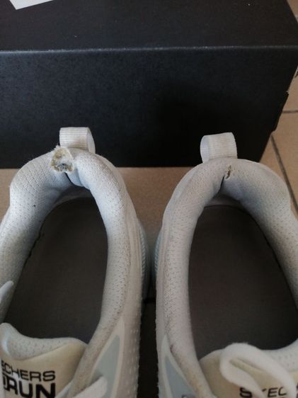 รองเท้า skechers​ go​ run​ size​ 43 ส่งฟรีครับ รูปที่ 11