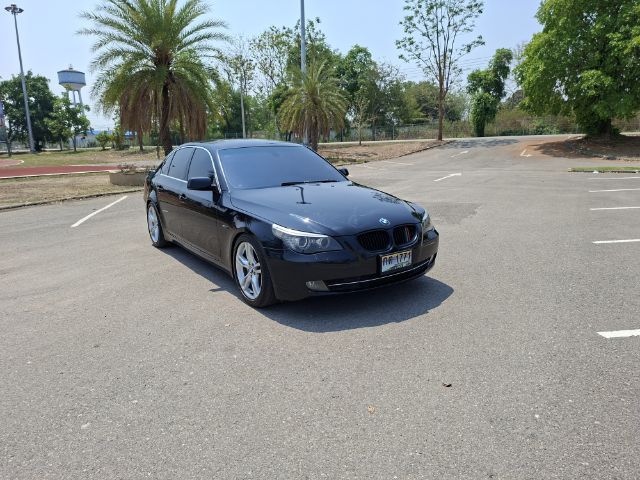 รถ BMW Series 5 520d สี ดำ