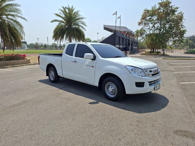 รถ Isuzu D-MAX 2.5 S สี ขาว