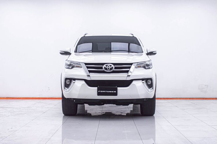 Toyota Fortuner 2017 2.8 V Utility-car ดีเซล ไม่ติดแก๊ส เกียร์อัตโนมัติ ขาว รูปที่ 4