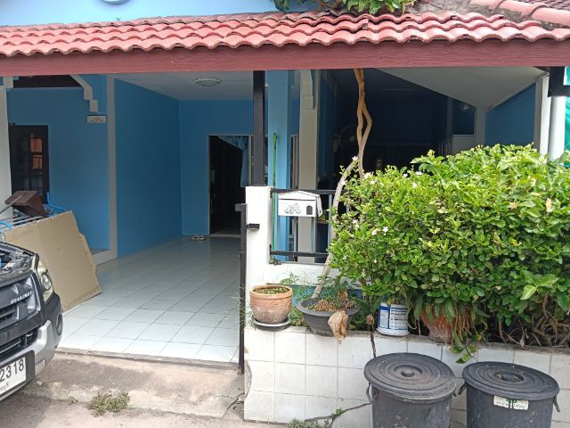 ขายทาวน์เฮ้าส์เดี๋ยวชั้นเดียวศรีราชาชลบุรี รูปที่ 2