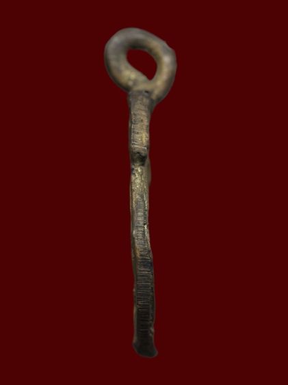 เหรียญหล่อโบราณหลวงพ่อโสธร พิมพ์เสมาหูขวางคู่ หรือ หูขวางเดี่ยว ปี 2462 ซึ่งถือเป็นเหรียญรุ่นที่ 2 วัดโสธรวรารามวรวิหาร จังหวัดฉะเชิงเทรา รูปที่ 3