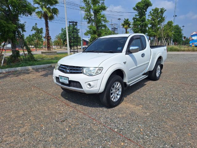 Mitsubishi Triton 2012 2.5 Plus VG Turbo Pickup ดีเซล ไม่ติดแก๊ส เกียร์ธรรมดา ขาว รูปที่ 2