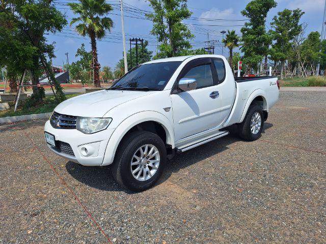 Mitsubishi Triton 2012 2.5 Plus VG Turbo Pickup ดีเซล ไม่ติดแก๊ส เกียร์ธรรมดา ขาว รูปที่ 4