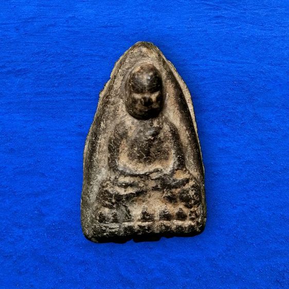 พระเนื้อว่านหลวงปู่ทวดพิมพ์กลางอกแฟบปี 97