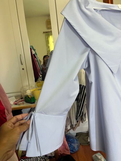 เสื้อเชิ้ตคอปกใหญ่ สีฟ้าพาสเทล สไตล์เกาหลี ลุคคุณหนูมินิมอล รูปที่ 4