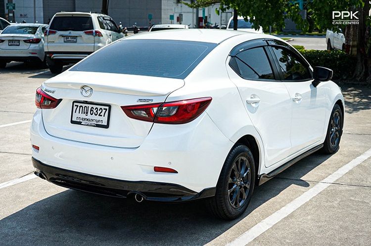 Mazda Mazda 2 2018 1.3 High Connect Sedan เบนซิน ไม่ติดแก๊ส เกียร์อัตโนมัติ ขาว รูปที่ 4
