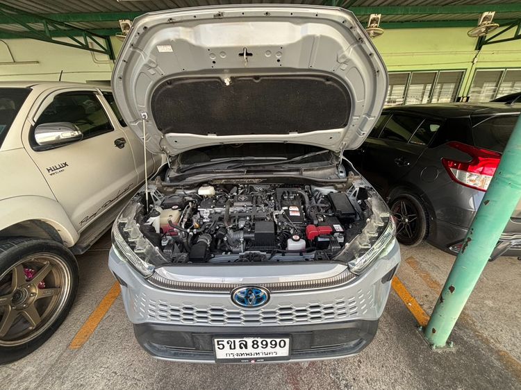 Toyota Corolla Cross 2024 1.8 HEV Premium Sedan ไฮบริด ไม่ติดแก๊ส เกียร์อัตโนมัติ เทา รูปที่ 3