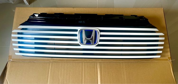 กระจังหน้าHONDA HR-V EL ปี2025 สีขาว