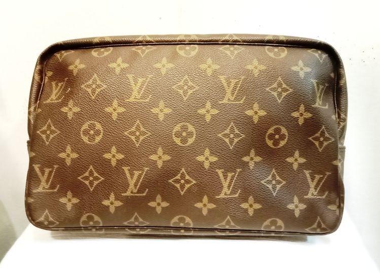 กระเป๋า cosmetic Louis Vuitton