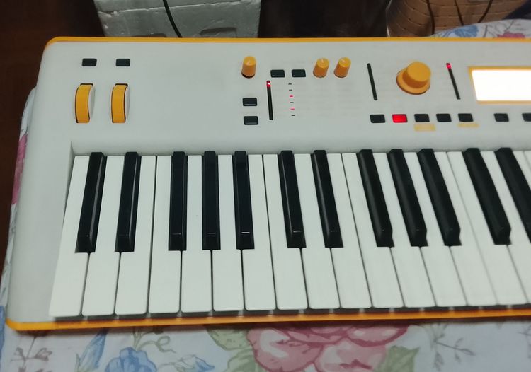 Korg Kross2 สภาพดี สี Limited พร้อมแซม อ. ต้าร์ พร้อม Adapter แท้ รูปที่ 5