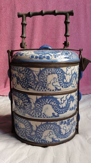 ปิ่นโตกระเบื้อง