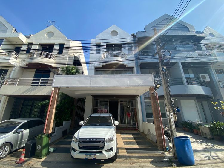 🏠 TD791 ขายทาวน์โฮม 3 ชั้น หลังมุม – ทาวน์อินทาวน์ 4 ห้องนอน พร้อมโอน ทาวน์โฮม 3 ชั้น ทำเลทองย่านทาวน์อินทาวน์ หลังมุม 