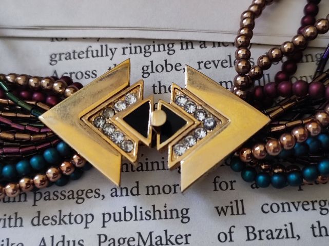 สร้อยลูกปัด Avon ตะขอวินเทจ