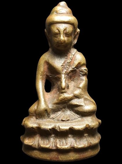 พระกริ่งมีตอกดอกจันทร์มีจารฐานครับ