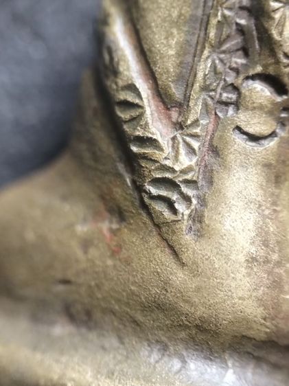 พระกริ่งมีตอกดอกจันทร์มีจารฐานครับ รูปที่ 9