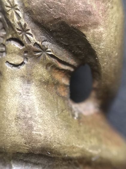 พระกริ่งมีตอกดอกจันทร์มีจารฐานครับ รูปที่ 16