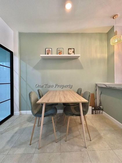 ขายทาวน์เฮ้าส์ 2 ชั้น  หมู่บ้านปัณณธร 3  พรประภานิมิต ตกแต่งครบ ติดถนนหลักของหมู่บ้าน ไม่มีค่าส่วนกลาง  รูปที่ 4