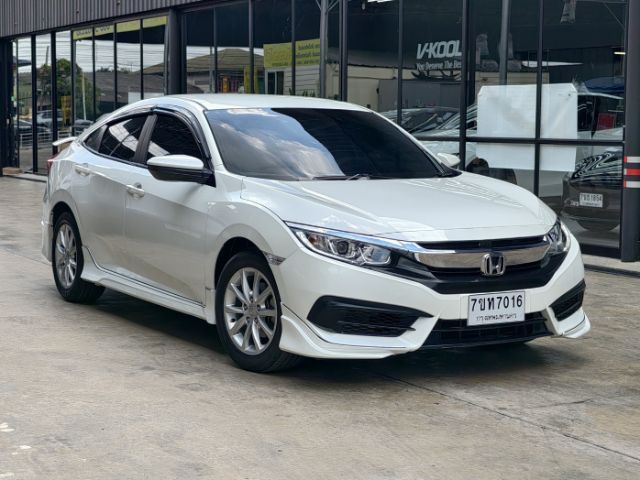 Honda Civic 2017 1.8 E i-VTEC Sedan เบนซิน ไม่ติดแก๊ส เกียร์อัตโนมัติ ขาว รูปที่ 2