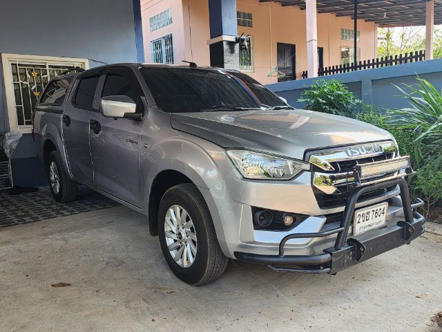 Isuzu D-MAX 2022 1.9 L Van ดีเซล เกียร์อัตโนมัติ บรอนซ์เงิน รูปที่ 3